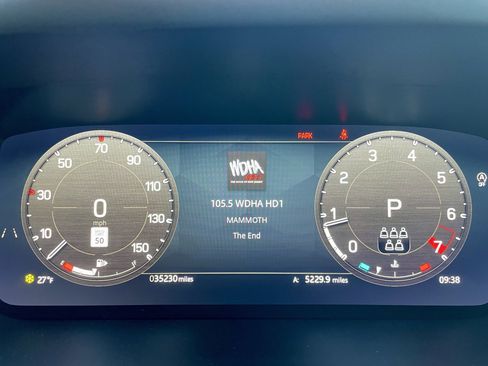 Used 2025 Land Rover Defender 110 X-Dynamic SE image 24