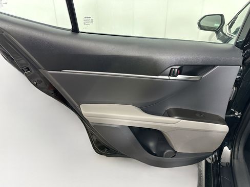Used 2022 Toyota Camry SE FWD image 24