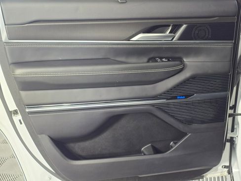 Used 2024 Jeep Grand Wagoneer Series II w/ Quick Order Packagew 28T image 41