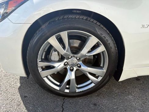 Used 2017 INFINITI Q70 L 3.7 w/ Deluxe Touring Package image 13