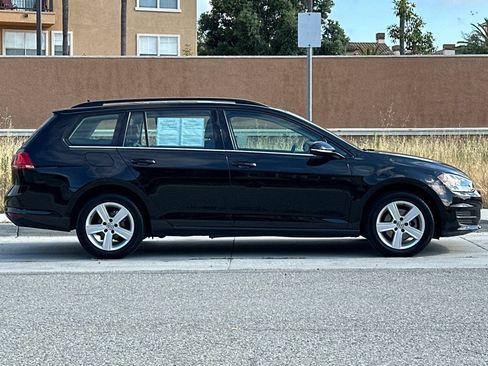 Used 2015 Volkswagen Golf TDI S FWD image 3
