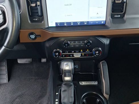 Used 2024 Ford Bronco Outer Banks AWD/4WD image 14