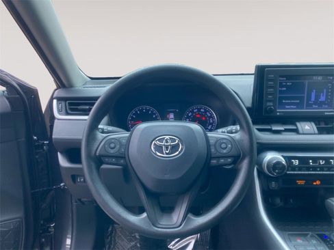 Used 2022 Toyota RAV4 XLE image 7