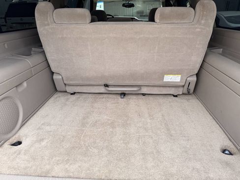 Used 2003 Chevrolet Suburban 2WD image 21
