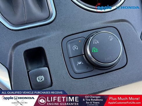 Used 2023 Chevrolet Traverse LT w/ LPO, Cargo Package AWD/4WD image 29