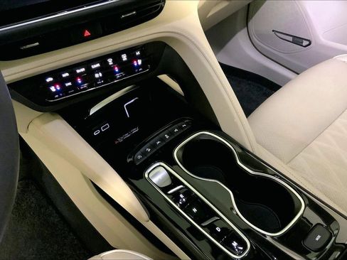 Used 2023 Buick Envision Avenir AWD/4WD image 17