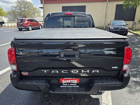 Used 2019 Toyota Tacoma TRD Sport AWD/4WD image 4