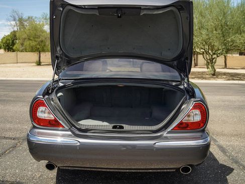 Used 2006 Jaguar XJ8 RWD image 88