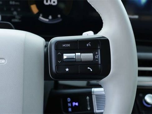 Certified 2025 Hyundai Santa Fe SEL image 13