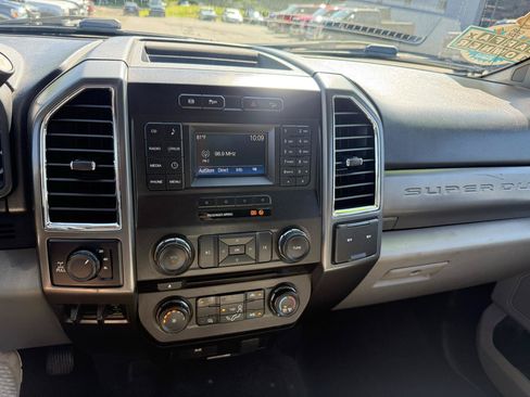 Used 2017 Ford F350 XLT w/ XLT Value Package AWD/4WD image 31