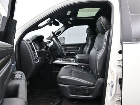 Used 2017 RAM 2500 Limited AWD/4WD image 9