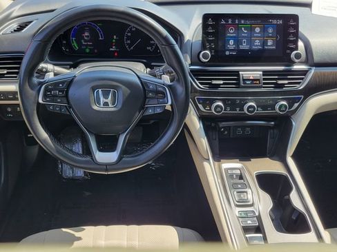 Used 2021 Honda Accord Touring image 6