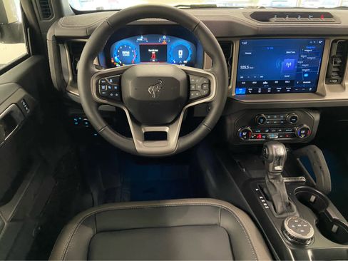 New 2025 Ford Bronco Outer Banks w/ Sasquatch Package image 19