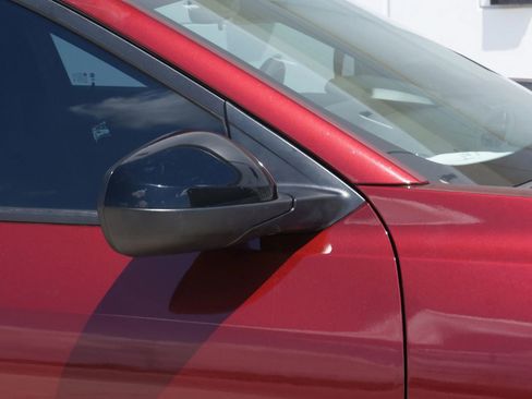 Used 2024 Chevrolet Trax RS w/ Sunroof Package FWD image 19