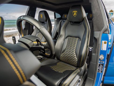 Used 2020 Lamborghini Urus AWD/4WD image 10