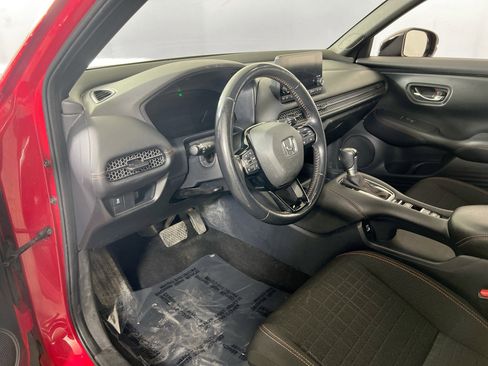 Used 2023 Honda HR-V Sport image 9