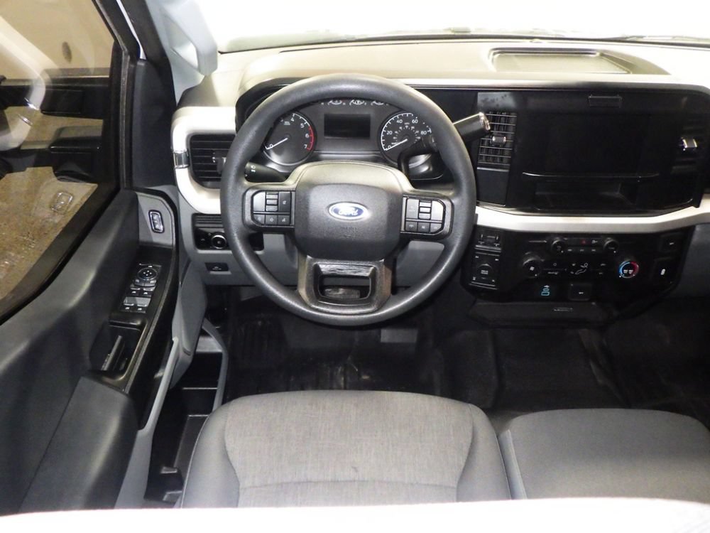 Used 2026 Ford F250 XL w/ XL Off-Road Package AWD/4WD image 9