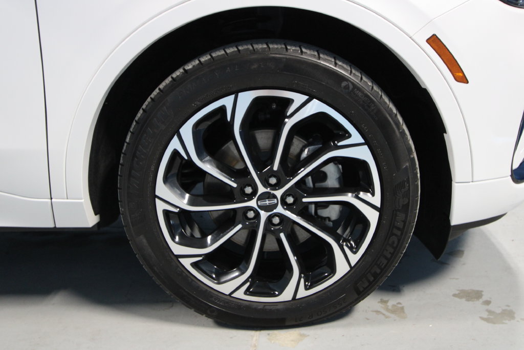 Used 2025 Lincoln Nautilus Reserve AWD/4WD image 42