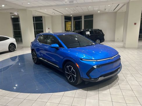 Used 2024 Chevrolet Equinox EV LT image 4