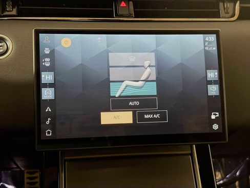 Used 2025 Land Rover Range Rover Evoque Dynamic SE AWD/4WD image 17