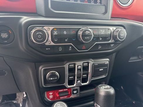 Used 2018 Jeep Wrangler Unlimited Rubicon w/ Steel Bumper Group image 30