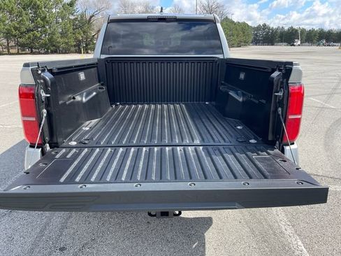 Used 2025 Toyota Tacoma TRD Sport AWD/4WD image 17