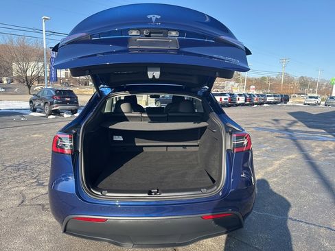 Used 2024 Tesla Model Y Long Range image 17