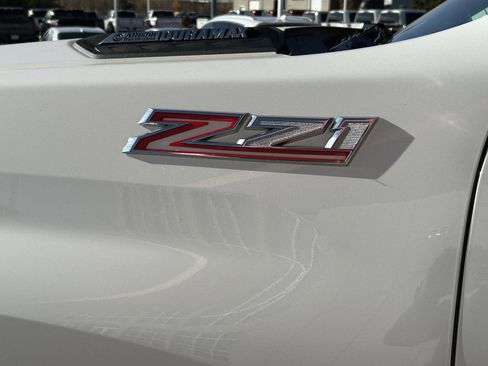 Used 2023 Chevrolet Silverado 2500 LT image 8