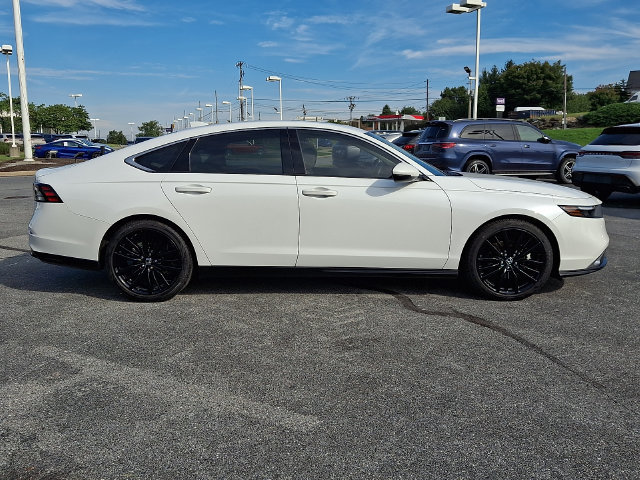 Used 2023 Honda Accord Touring image 9