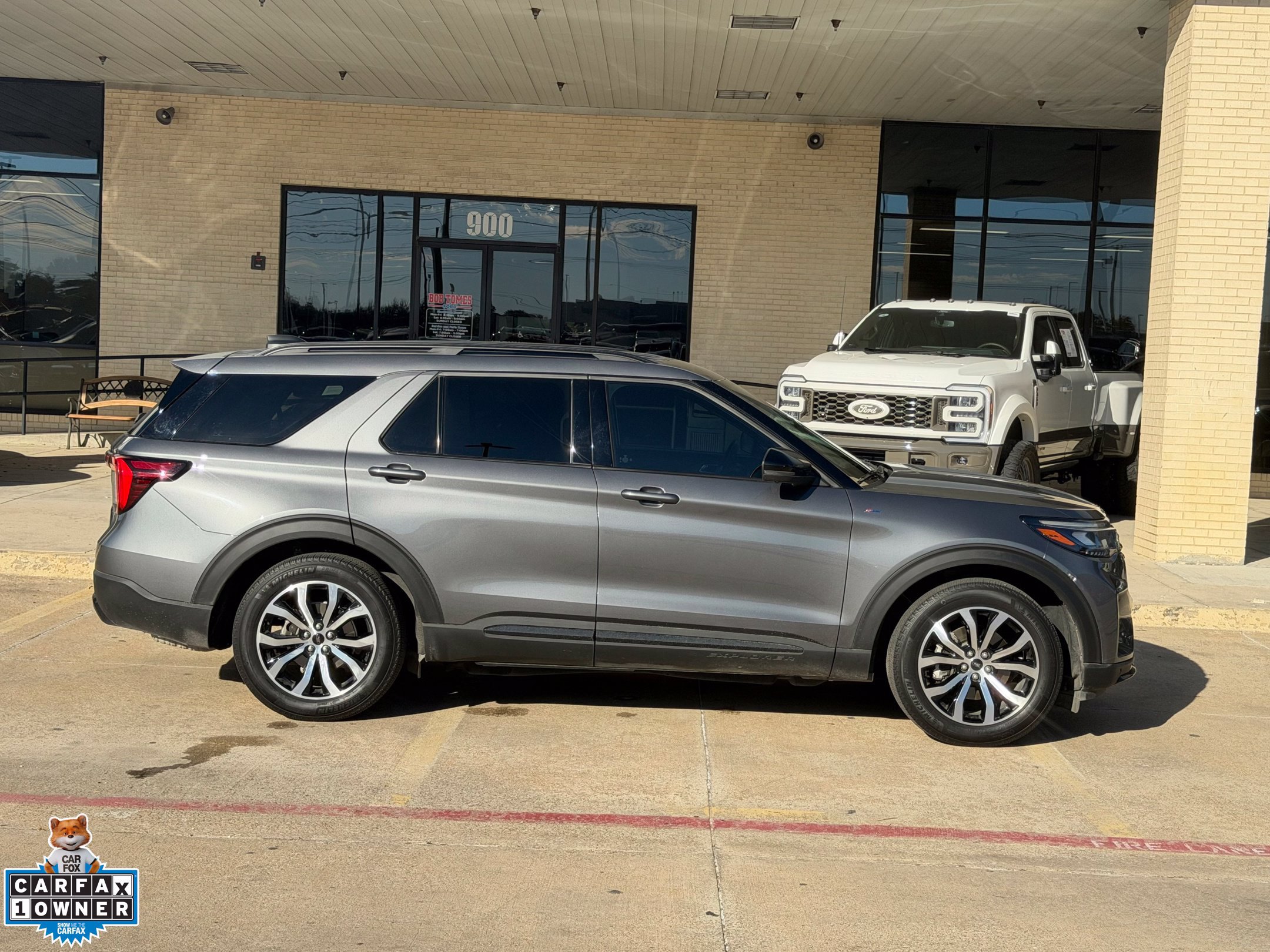 Used 2025 Ford Explorer ST-Line w/ Premium Package RWD image 2