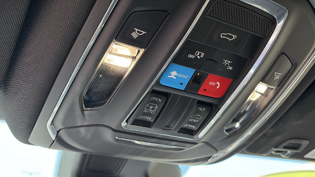 Used 2023 Jeep Grand Cherokee L Laredo AWD/4WD image 21