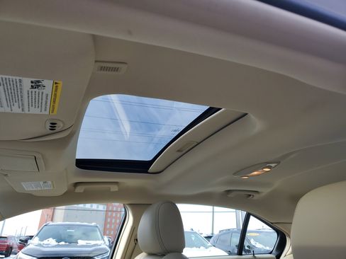 Used 2018 Ford Taurus Limited image 15