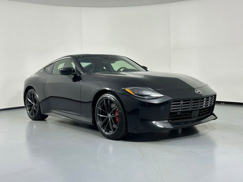 Used 2025 Nissan Z Performance w/ Floor Mat Package image 1