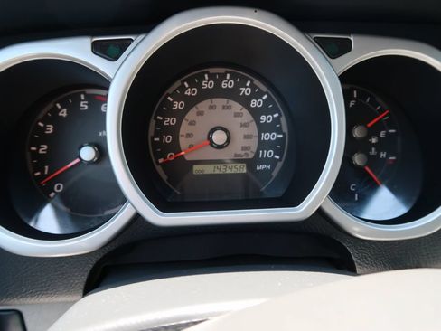Used 2004 Toyota 4Runner SR5 RWD image 16