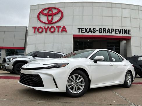 New 2026 Toyota Camry LE FWD image 2