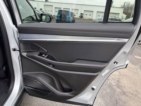 Used 2024 Jeep Wagoneer Launch Edition image 16