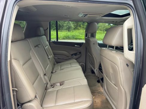 Used 2015 GMC Yukon XL SLT w/ Open Road Package AWD/4WD image 12