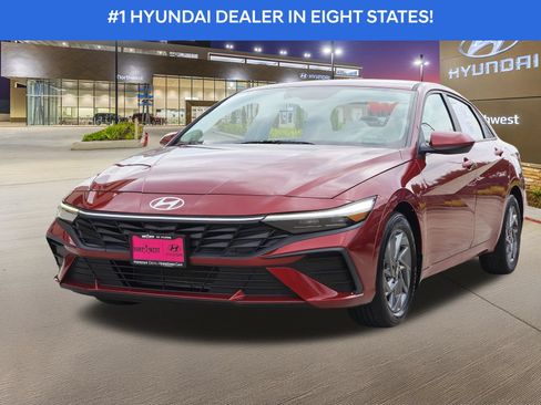 Certified 2024 Hyundai Elantra SEL FWD image 2