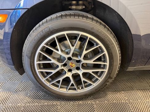 Used 2018 Porsche Macan AWD/4WD image 47