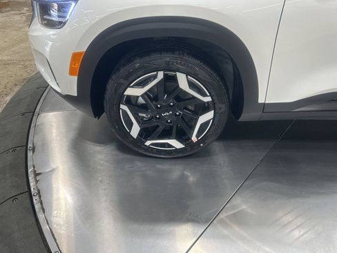 New 2026 Kia Seltos SX image 32