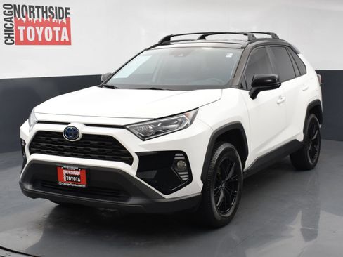 Used 2020 Toyota RAV4 XLE w/ XLE Grade Weather Package AWD/4WD image 8