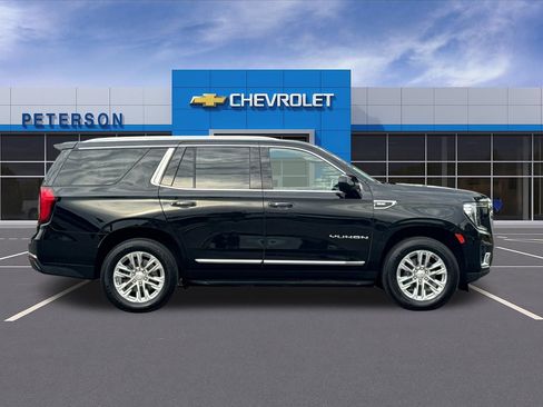 Used 2023 GMC Yukon SLT AWD/4WD image 3