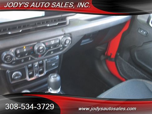 Used 2025 Jeep Wrangler Unlimited Sport AWD/4WD image 29