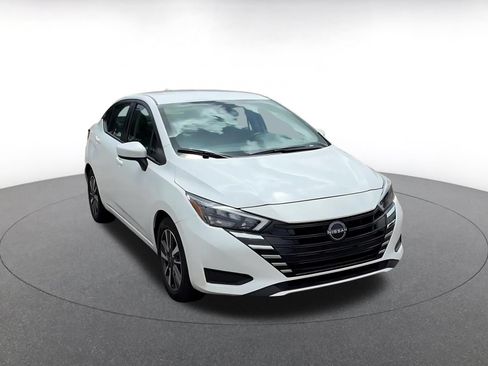 Used 2025 Nissan Versa SV FWD image 3