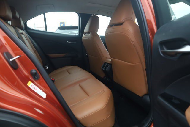 Used 2019 Lexus UX 200 FWD image 22