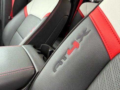 Used 2024 GMC Canyon AT4X w/ AT4X AEV Edition AWD/4WD image 17