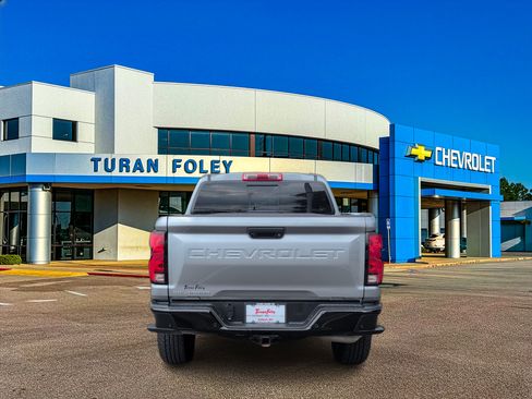 Used 2024 Chevrolet Colorado Z71 w/ Z71 Convenience Package 2 AWD/4WD image 4