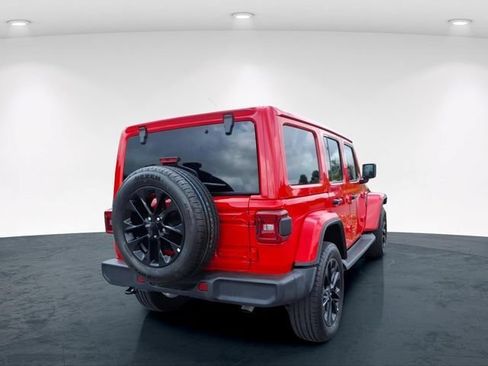 Used 2025 Jeep Wrangler Unlimited Sahara AWD/4WD image 12