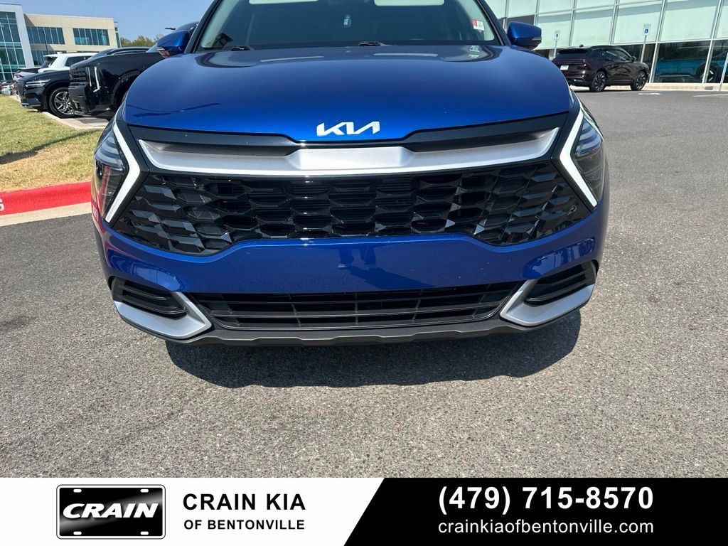 Certified 2025 Kia Sportage EX FWD image 9
