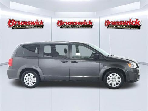 Certified 2019 Dodge Grand Caravan SE FWD image 11